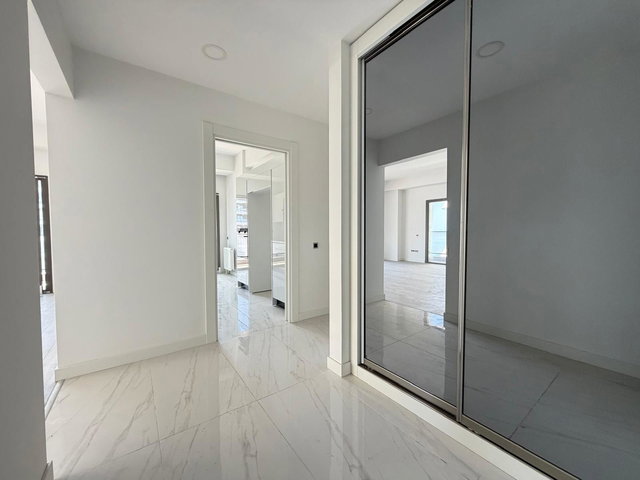 BÜYÜKÇEKMECE’DE SİTE İÇİNDE 3+1 | 185 M² BRÜT | 2 BANYO | DOĞU-GÜNEY CEPHE