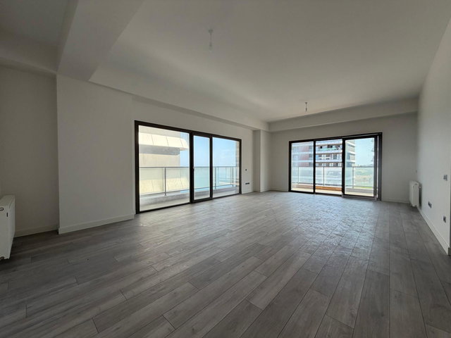 BÜYÜKÇEKMECE’DE SİTE İÇİNDE 3+1 | 185 M² BRÜT | 2 BANYO | DOĞU-GÜNEY CEPHE