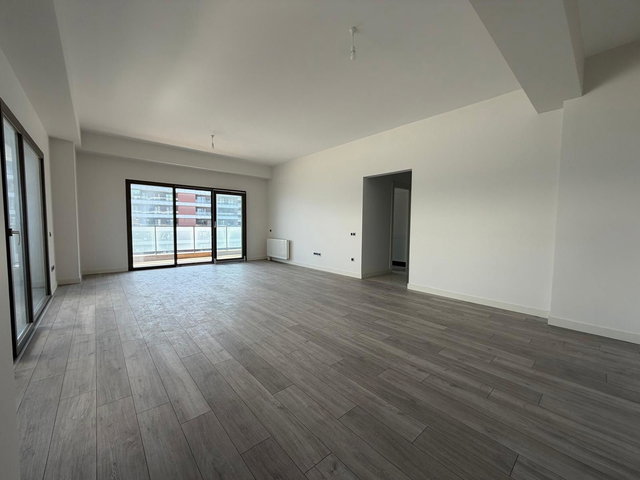 BÜYÜKÇEKMECE’DE SİTE İÇİNDE 3+1 | 185 M² BRÜT | 2 BANYO | DOĞU-GÜNEY CEPHE