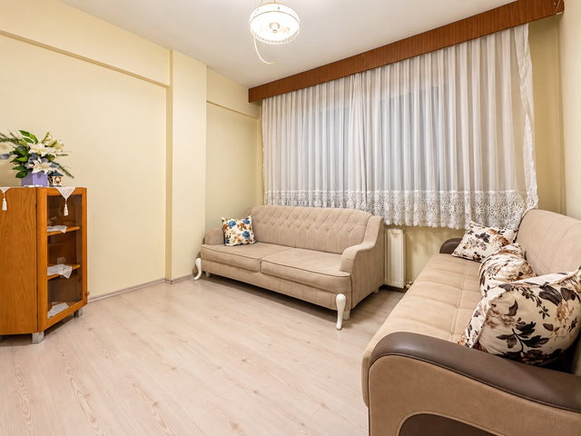 İZMIT PLAJ YOLU CUMHURIYET SITESI’NDE SATILIK 3 + 1 DAIRE