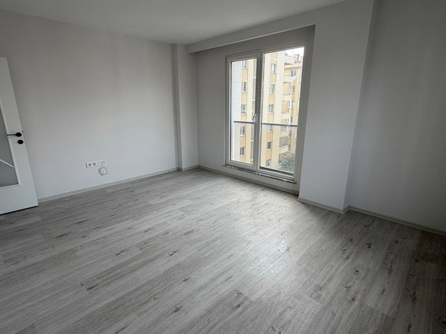 FİNANS MERKEZİ VE ATAŞAHİRE KOMŞU KAPANMAZ MANZARALI 1+1