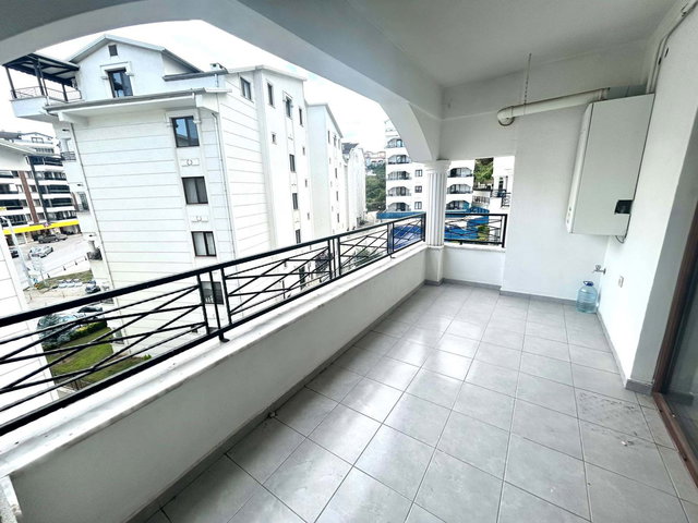 BEYAZ SARAYLAR SİTESİNDE 3+1 DAİRE