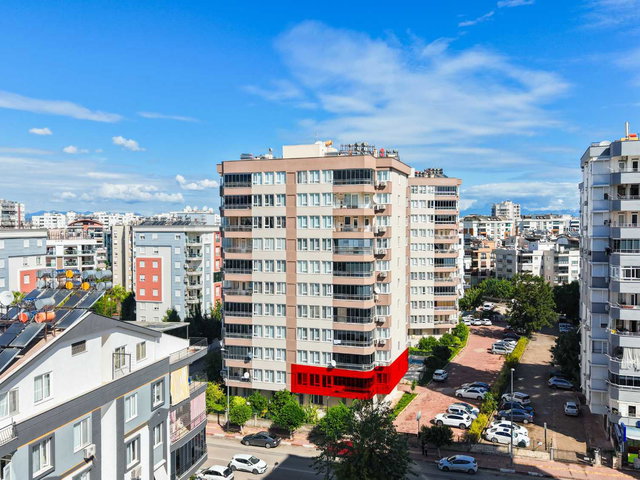 MEYDANKAVAĞI YEŞİLBAHÇE SİTESİ’NDE 3+1 | 150 M² BRÜT | GÜNEY-DOĞU CEPHE | 2 BANYO