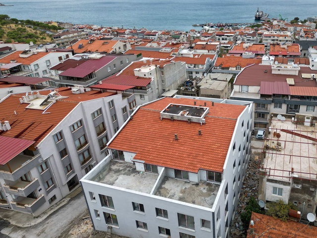 DİKİLİ SALİMBEY'DE SATILIK  2+1 ARAKAT, DENİZ MANZARALI,SIFIR DAİRE..