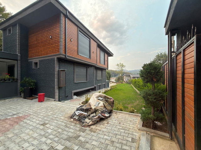 REMAX ASHILL ŞILE SATMAZLI 5+1 HAVUZLU SATILIK VILLA