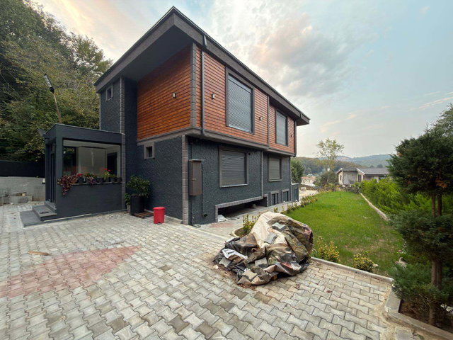 REMAX ASHILL ŞILE SATMAZLI 5+1 HAVUZLU SATILIK VILLA
