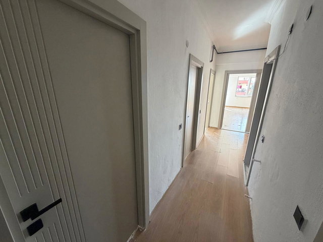 KONYAALTI'NDA AKDENIZ ÜNIVERSITESI KARŞISI ARA KAT SITE IÇI 3+1 AYRI MUTFAKLI KİRALIK DAİRE