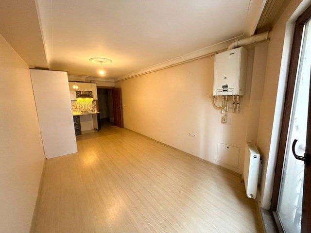 RE/MAX İNCİ'DEN KARAOĞLAN MAH. ÇARŞI MERKEZ'DE KİRALIK 1+1 DAİRE