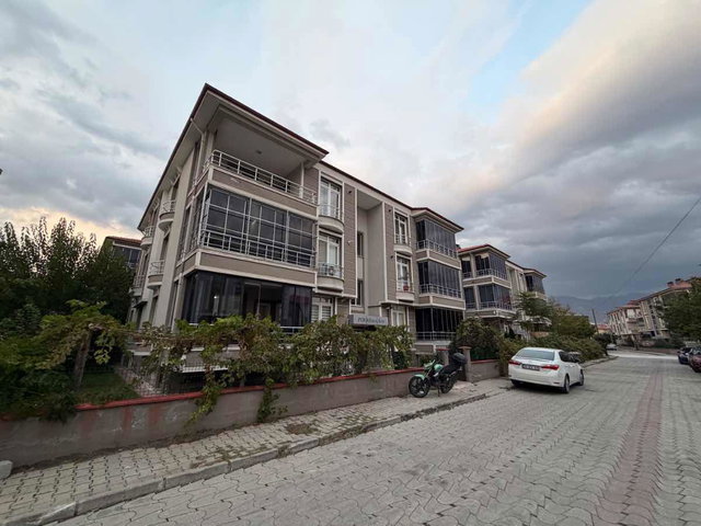 REMAX DEM'DEN DEMİRKENT MAH. ARA KAT ÖN CEPHE 3+1 DAİRE
