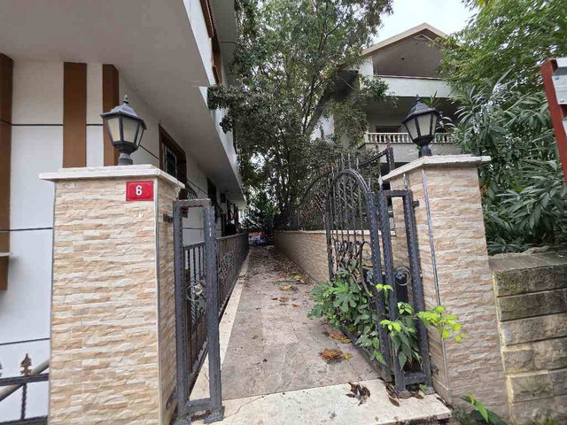 AVCILAR GÜMÜŞPALA BAHÇE KULLANIMLI, DEPOLU  SATILIK 2+1 DAİRE