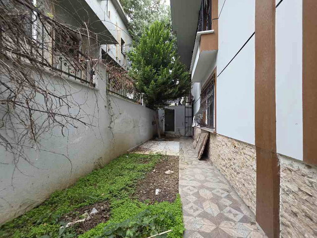 AVCILAR GÜMÜŞPALA BAHÇE KULLANIMLI, DEPOLU  SATILIK 2+1 DAİRE