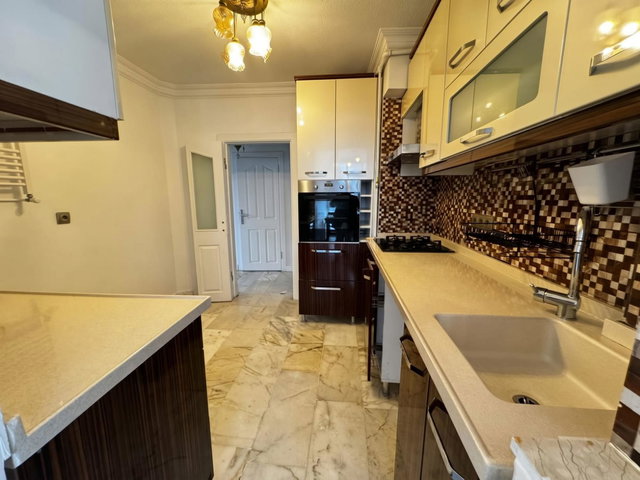 ÇANKAYA İLKBAHAR MAHALLESİNDE CADDE ÜZERİNDE 3+1 SATILIK DAİRE