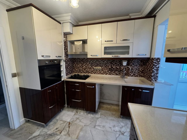 ÇANKAYA İLKBAHAR MAHALLESİNDE CADDE ÜZERİNDE 3+1 SATILIK DAİRE