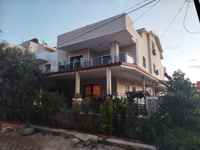 ÖZDERE ORTA MAH, DENIZE SADECE 30 METRE MESAFEDE 240 M2 VILLA