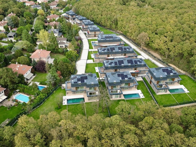 KASABANIN ŞERİFİNDEN ÇEKMEKÖY ÖMERLİ 777 ÖMERLİ HAVUZLU MÜSTAKİL VİLLA