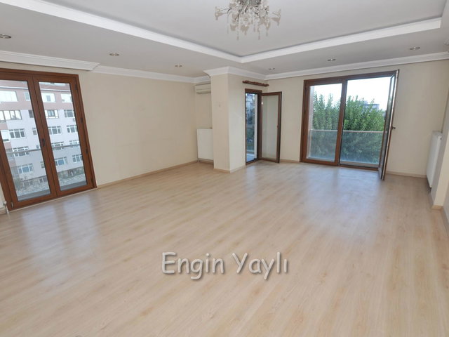BAKIRKÖY ÜN MERKEZİNE BİR ADIM MESAFEDE GENÇ BİNADA FIRSAT DAİRE