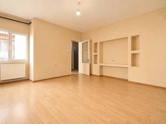 BORNOVA ERZENE’DE 2+1 | BALKONLU | DOĞALGAZ KOMBİLİ | BOŞ KİRALIK DAİRE