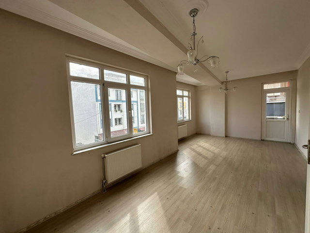 ÇANAKKALE ESENLER BARIŞ CADDESI ÜZERI KIRALIK 3+1 ARA KAT DAIRE