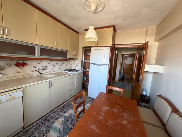 REMAX HÜR'DEN ADAPAZARI’NIN MERKEZINDE EŞYALI 6+1 EŞYALI KİRALIK DAİRE