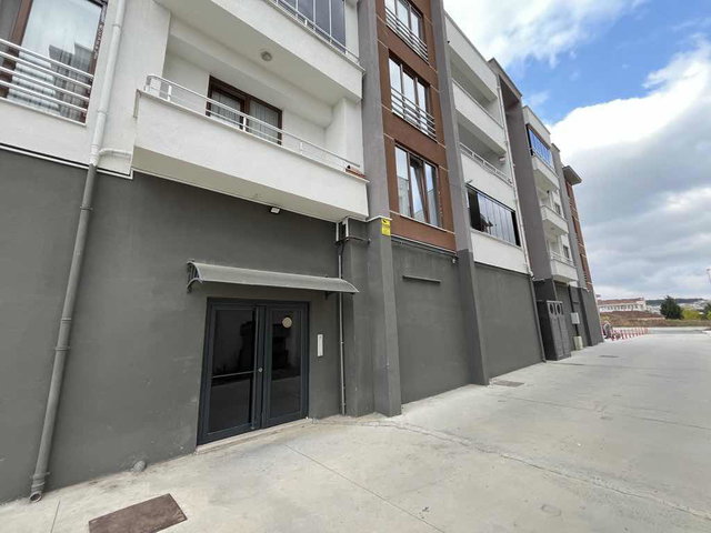 REMAX MAVİ’DEN KORUCUK’TA KİRALIK CAM BALKONLU KİRALIK GENİŞ 2+1