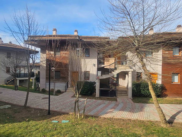 BEYKOZ RIVA KIDSTOWN SITESI GÜVENLIKLI HAVUZ MANZARALI 4+1 DUBLX