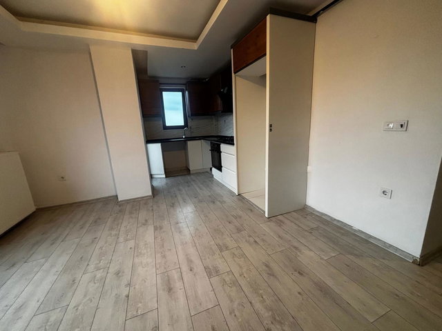 TRAMVAY ALTINDA KREDİYE VE KATILIM FİNANSLARI İÇİN SATIŞA UYGUN 1+1 DAİRE