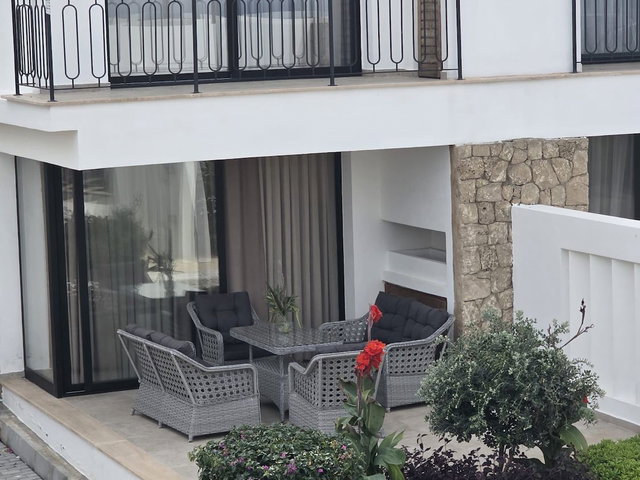 A STUNNİNG SEMİ-DETACHED VİLLA İN A PRİME COASTAL LOCATİON, SURROUNDED BY NATURE AND AWAY FROM THE