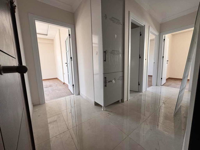 KARTAL METROYA 500 METRE 5 + 2 DUBLEKS IKI AYRI GIRIŞTE SATILIK DAİRE
