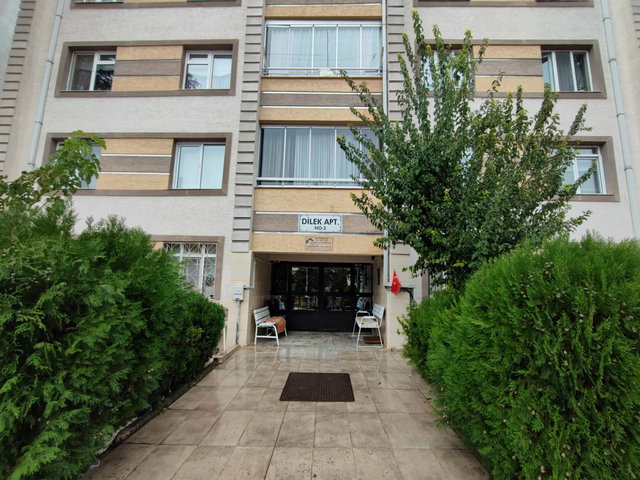 RE/MAX MOD'DAN ALİ FUAT CEBESOY TRANVAY DURAĞINDA KİRALIK DAİRE