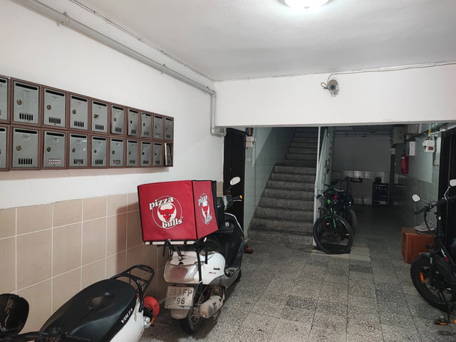 RE/MAX MOD'DAN ALİ FUAT CEBESOY TRANVAY DURAĞINDA KİRALIK DAİRE