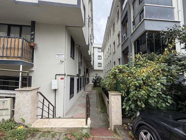 ÇEKMEKÖY MERKEZ MAHALLESI YUNUS EMRE CADDESI SATILIK 3 + 1 DAIRE