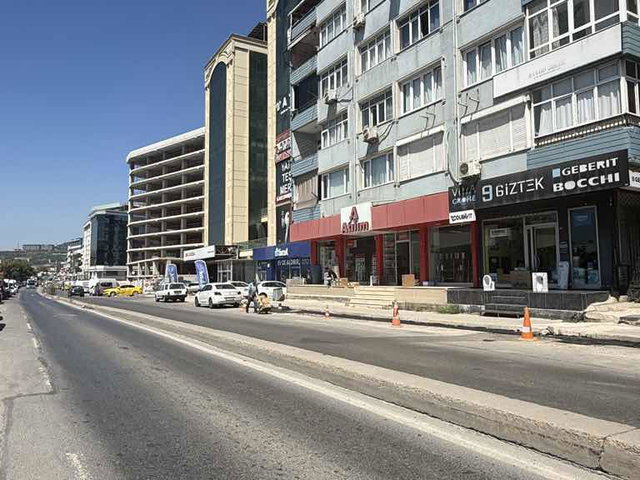 ÇAMÇEŞME E-5 ÜSTÜ SATILIK 3+1 DAİRE