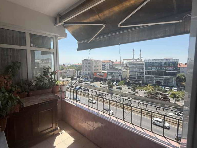 ÇAMÇEŞME E-5 ÜSTÜ SATILIK 3+1 DAİRE