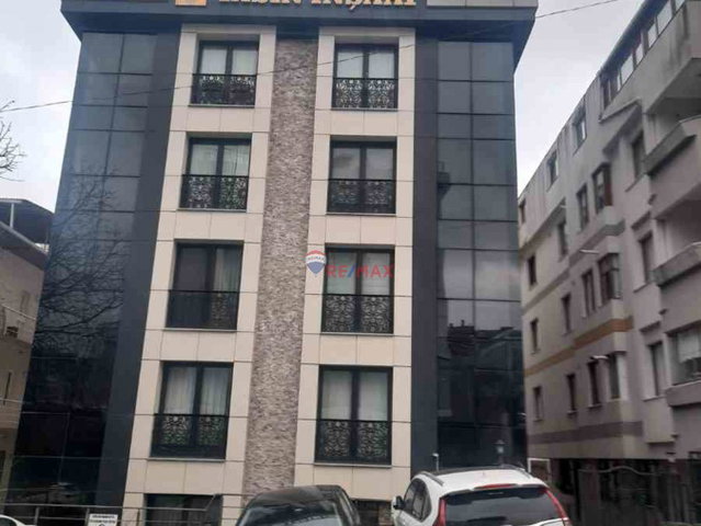 ÜMRANIYE TANTAVI KÖROĞLU CADDESINDE METROYA 1 DAKIKA 3+1 KIRALIK