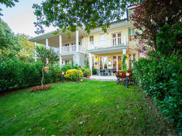 KASABANIN ŞERİFİNDEN ÇEKMEKÖY ÖMERLİ KASABA DUBLEKS ARA TOWNHOUSE