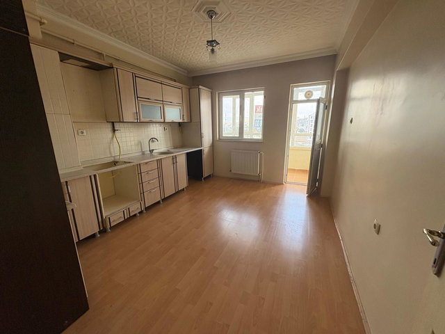 REMAX İLKE'DEN ŞÜKRÜPAŞA'DA 3+1 KİRALIK DAİRE