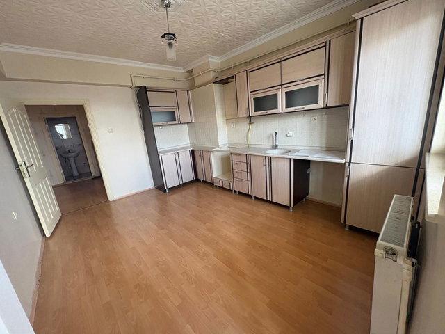 REMAX İLKE'DEN ŞÜKRÜPAŞA'DA 3+1 KİRALIK DAİRE
