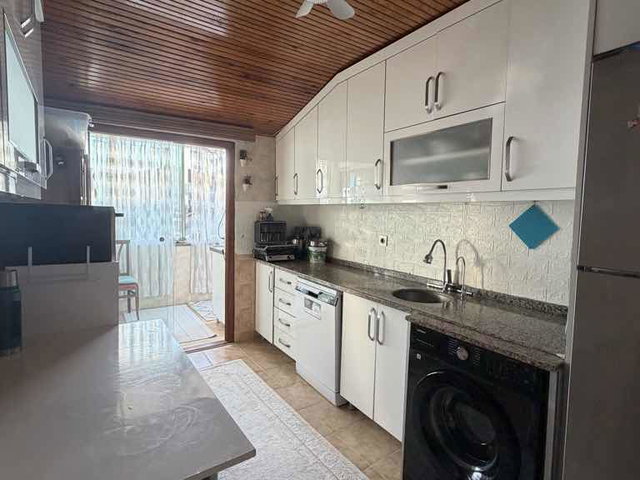 ÇAMÇEŞME DE 140 M² TERASLI 3+1 SATILIK DAİRE