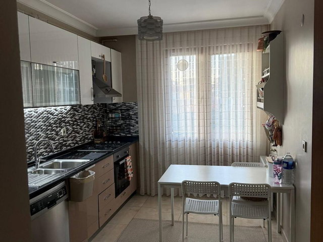 ÇAMÇEŞMEDE MANZARAYA HÂKİM, BALKONLU 2+1 SATILIK DAİRE
