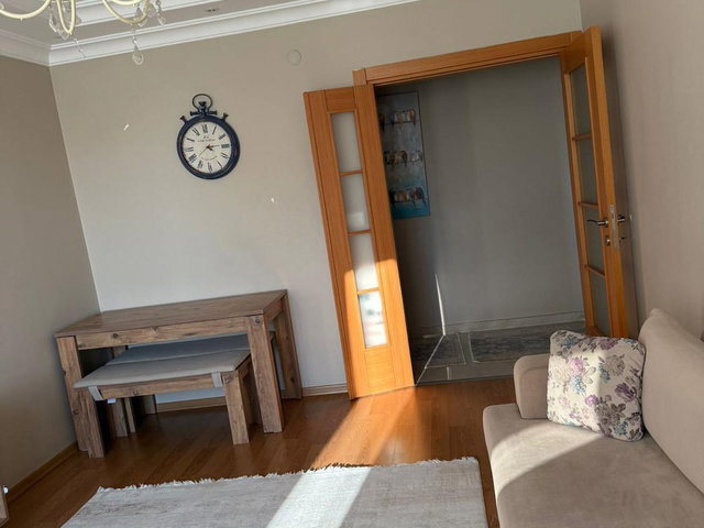 ÇAMÇEŞMEDE MANZARAYA HÂKİM, BALKONLU 2+1 SATILIK DAİRE