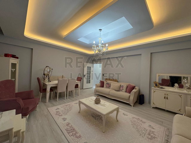 RE/MAX LACİVERT'TEN YILDIZKENT'TE LÜKS SATILIK 4+1 DAİRE