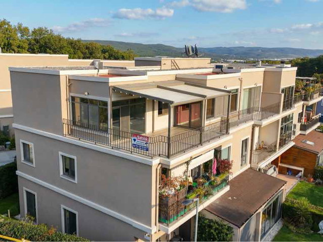 KASABANIN ŞERİFİNDEN ÇEKMEKÖY ÖMERLİ KASABA ÜST KAT GENİŞ TERASLI KÖŞE DAİRE