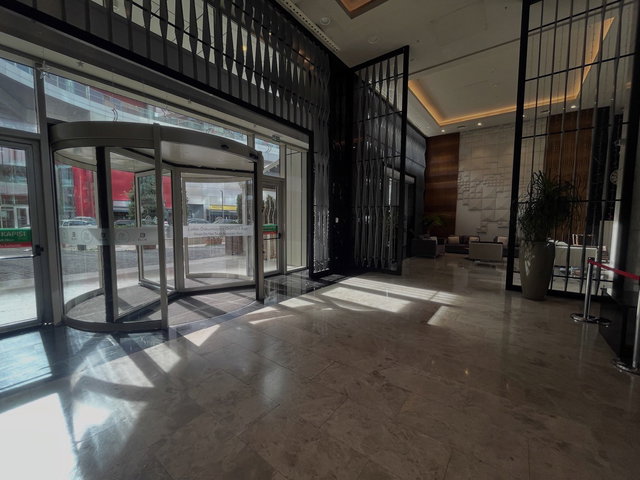 ATAŞEHIR METROPOL ISTANBUL TERASLI KAPALI MUTFAKLI BOŞ SATILIK 3+1 DAIRE