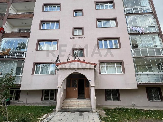 RE/MAX LACIVERT'TEN KAYAKYOLU'NDA SATILIK 2+1 DAIRE