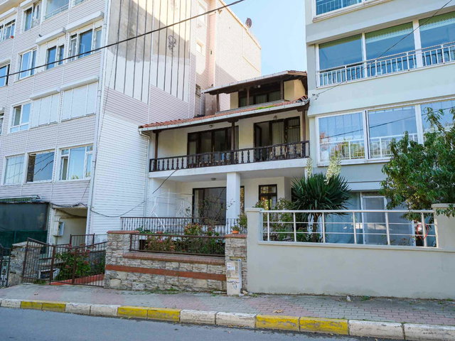 KİLYOS TURBAN CADDESİ’NDE SATILIK MÜSTAKİL VİLLA | SAHİLE İKİNCİ SIRADA