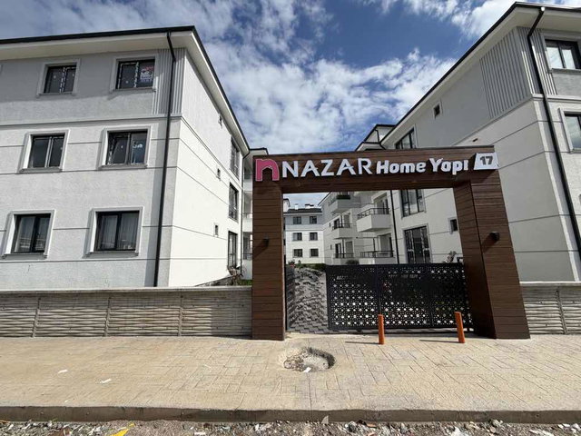 RE/MAX AY HANLIKÖY ‘DE MÜKEMMEL KONUMDA SİTE İÇERİSİNDE 2+1 DAİRE