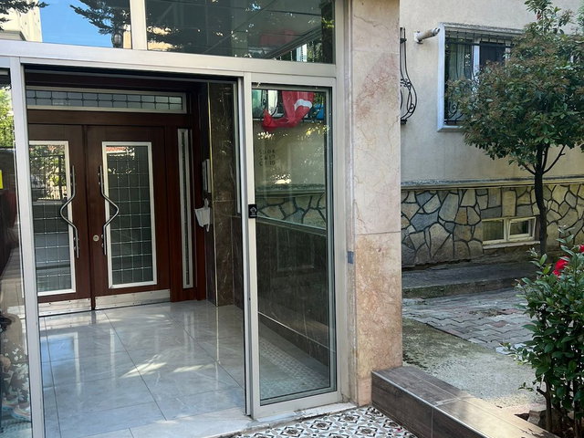 BEYLİKDÜZÜ ADNAN KAHVECİ MAHALLESİNDE FULL TADİLATLI ARA KAT DAİRE