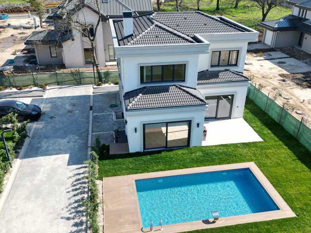 KASABANIN ŞERİFİ ÇEKMEKÖY ÖMERLİ ADA ÖMERLİ HAVUZLU MÜSTAKİL VİLLA