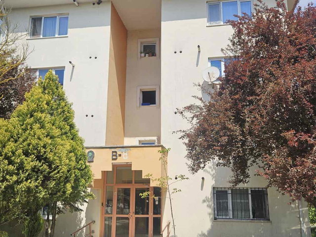 REMAX MAVİ KORUCUK HASTANE YAKINI EŞYALI KİRALIK 1+1 DAİRE