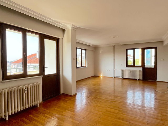 REMAX LEON NILÜFER CUMHURIYET MAH KIRALIK 4+1 DAIRE